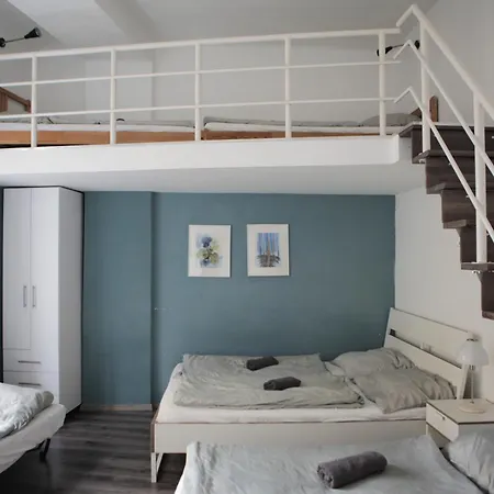Eleven Apartment *